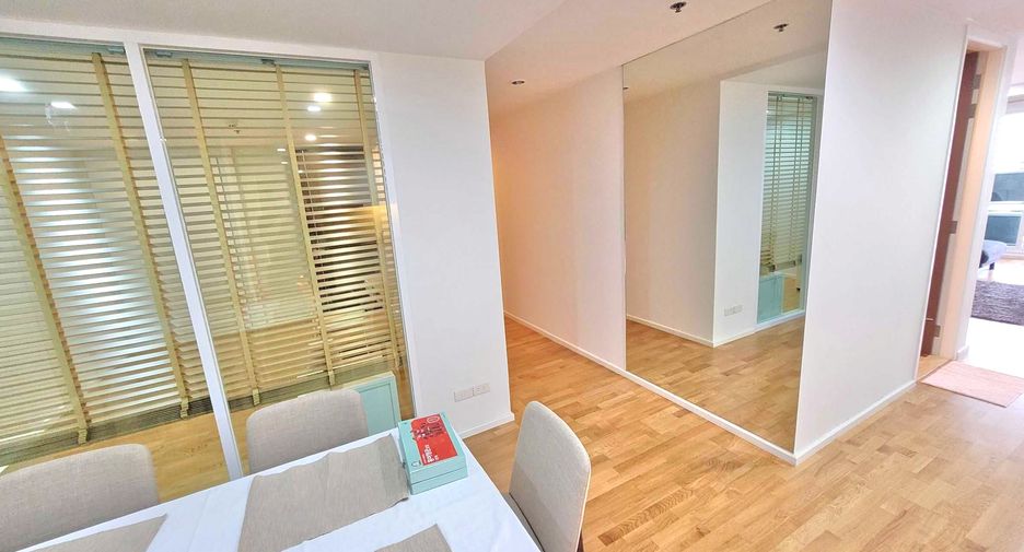 For rent 3 bedrooms condo in Watthana, Bangkok