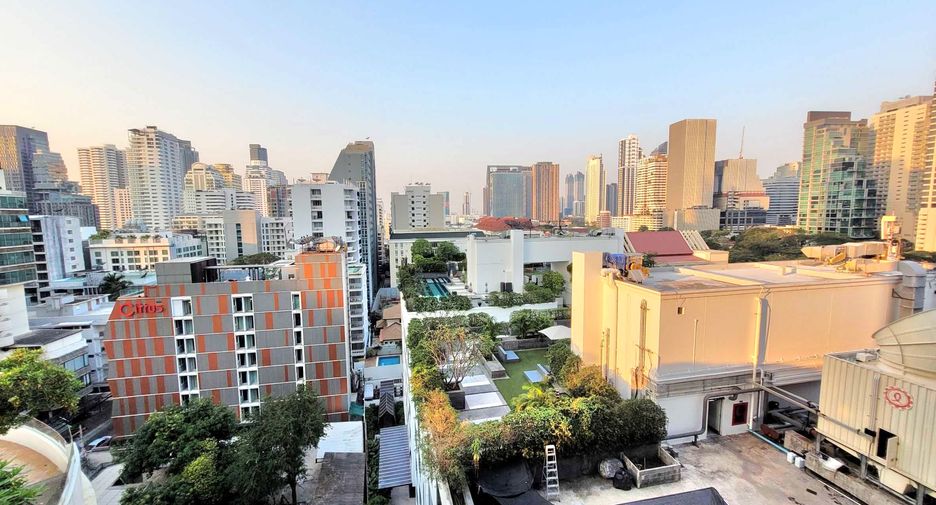 For rent 3 bedrooms condo in Watthana, Bangkok