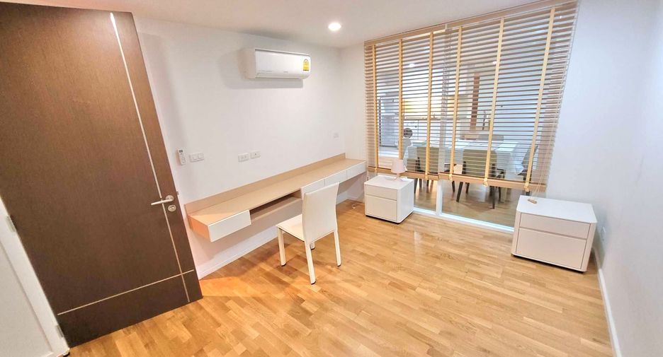 For rent 3 bedrooms condo in Watthana, Bangkok