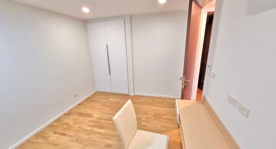 For rent 3 bedrooms condo in Watthana, Bangkok