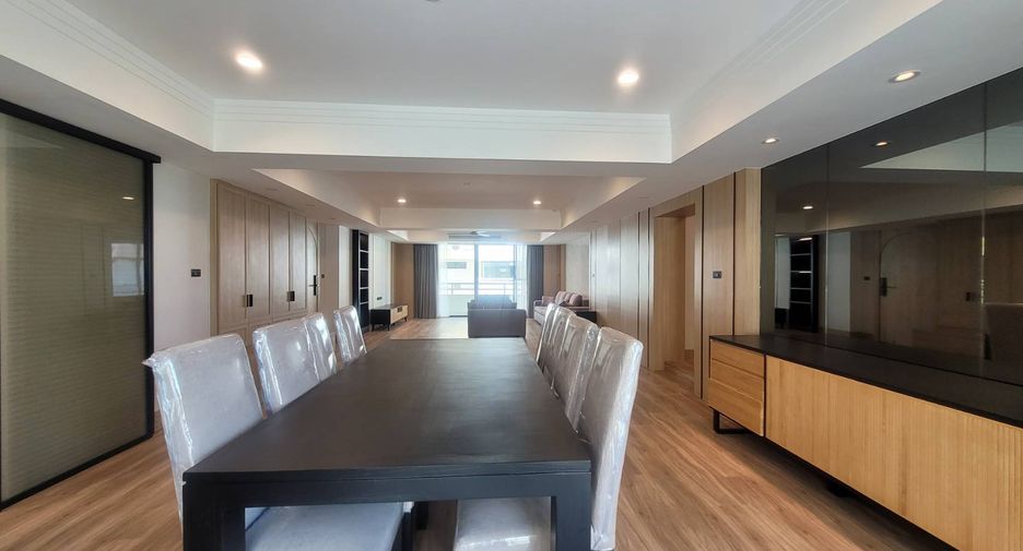 For rent 3 bedrooms condo in Watthana, Bangkok