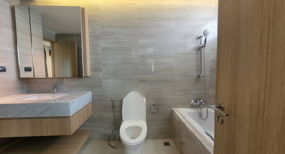 For rent 3 bedrooms condo in Watthana, Bangkok