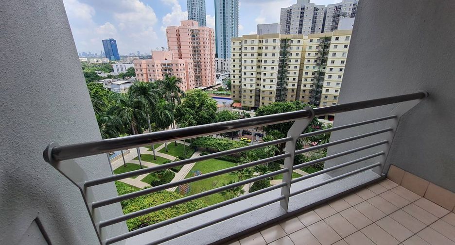 Condo en alquiler de 4 habitaciones en Yan Nawa, Bangkok