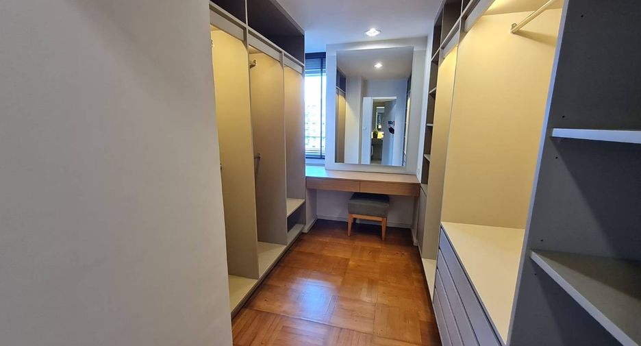 Condo en alquiler de 4 habitaciones en Yan Nawa, Bangkok