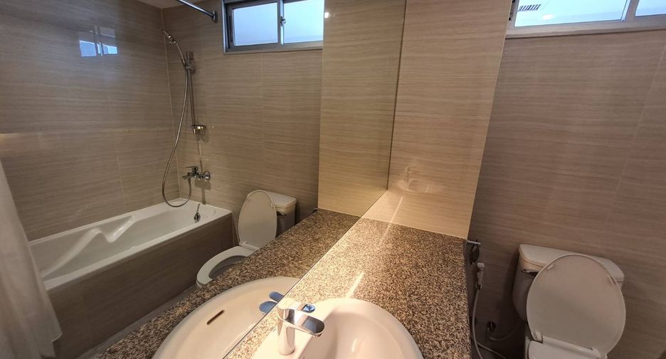 Condo en alquiler de 4 habitaciones en Yan Nawa, Bangkok