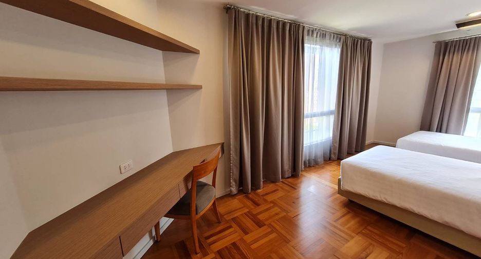 Condo en alquiler de 4 habitaciones en Yan Nawa, Bangkok
