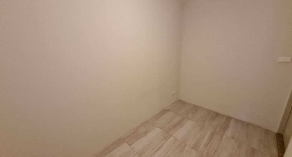 Condo en alquiler de 4 habitaciones en Yan Nawa, Bangkok