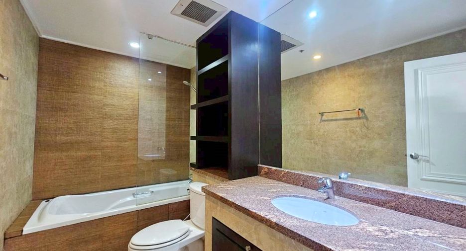 For rent 3 bedrooms condo in Watthana, Bangkok