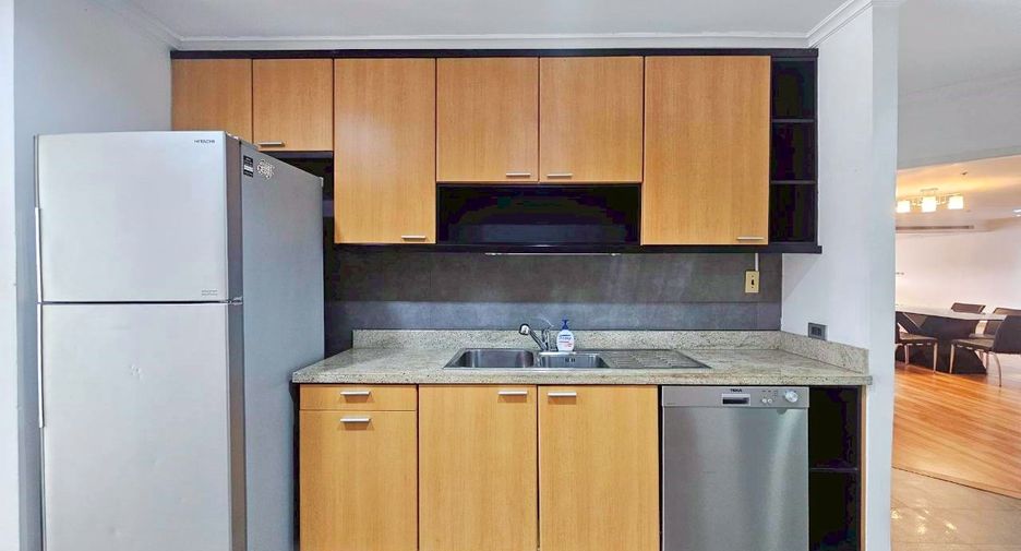 For rent 3 bedrooms condo in Watthana, Bangkok