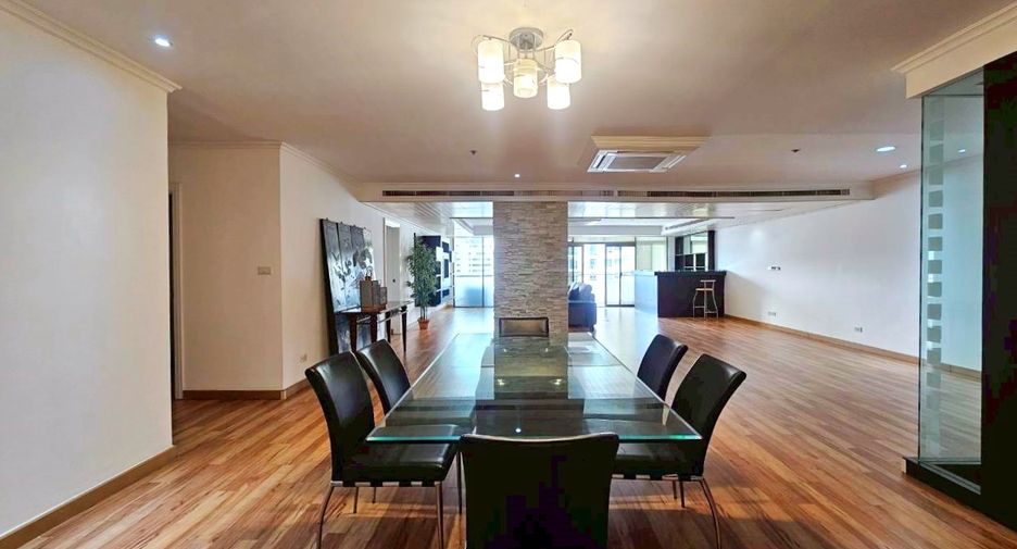 For rent 3 bedrooms condo in Watthana, Bangkok