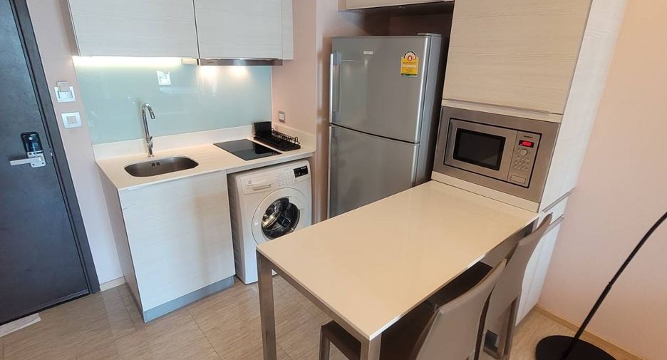 Condo en alquiler de 1 habitaciones en Watthana, Bangkok