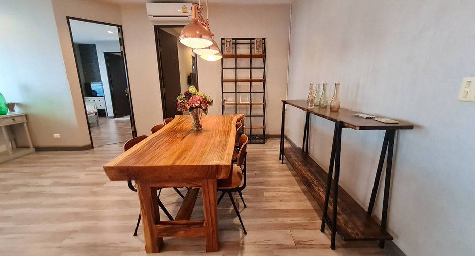 For rent 3 bedrooms condo in Khlong Toei, Bangkok