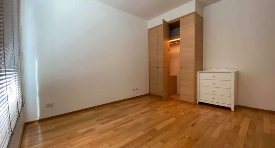 For rent 2 bedrooms condo in Sathon, Bangkok