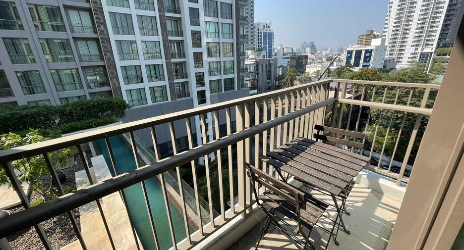For rent 2 bedrooms condo in Watthana, Bangkok