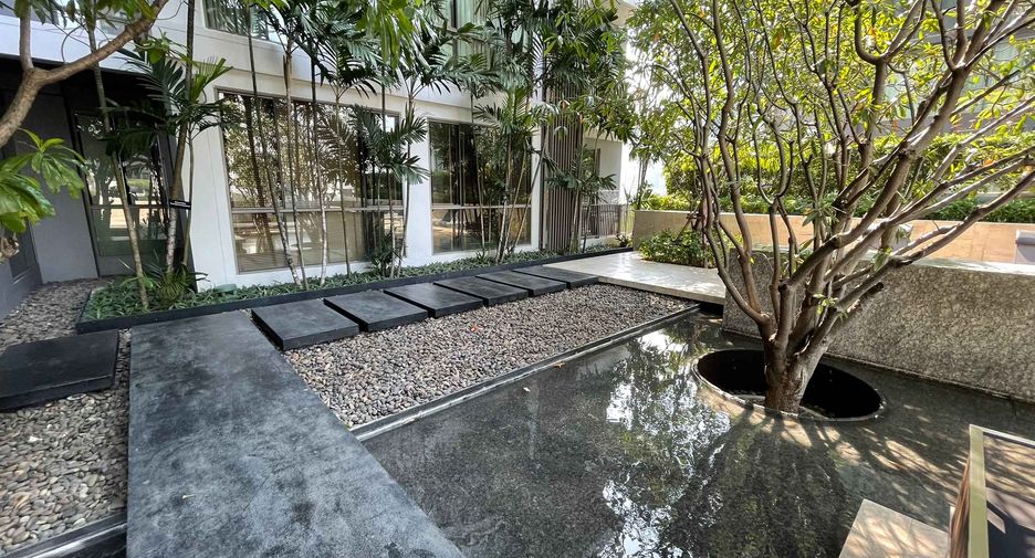 For rent 2 bedrooms condo in Watthana, Bangkok