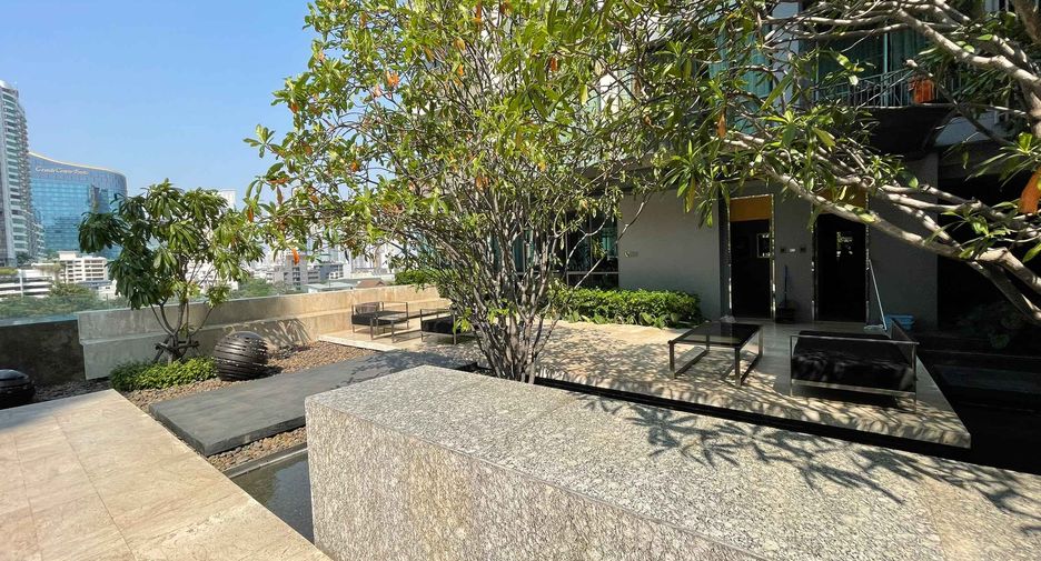 For rent 2 bedrooms condo in Watthana, Bangkok