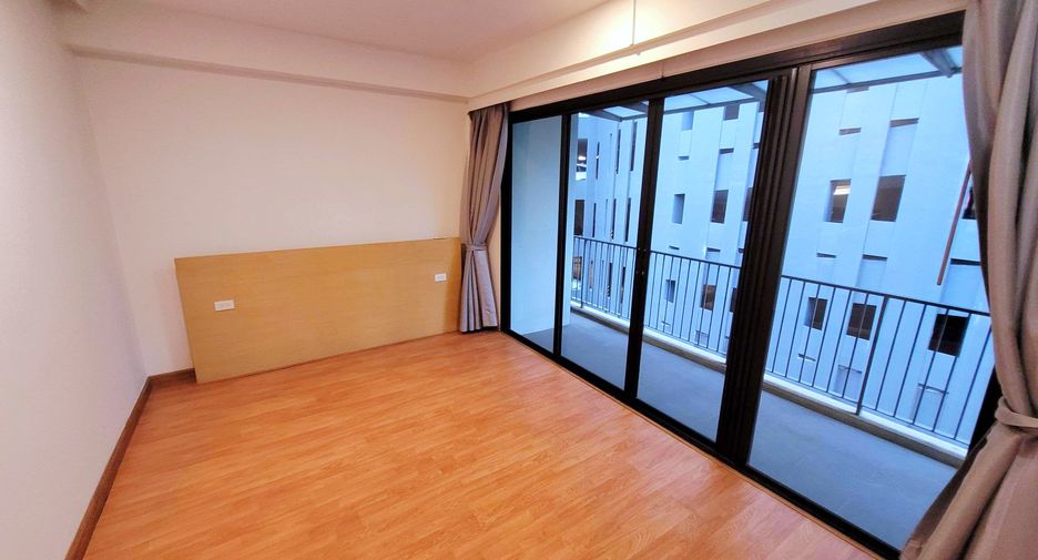 Condo en alquiler de 3 habitaciones en Pathum Wan, Bangkok
