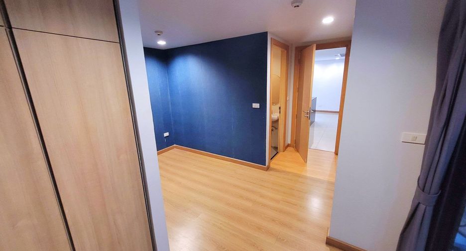 Condo en alquiler de 3 habitaciones en Pathum Wan, Bangkok