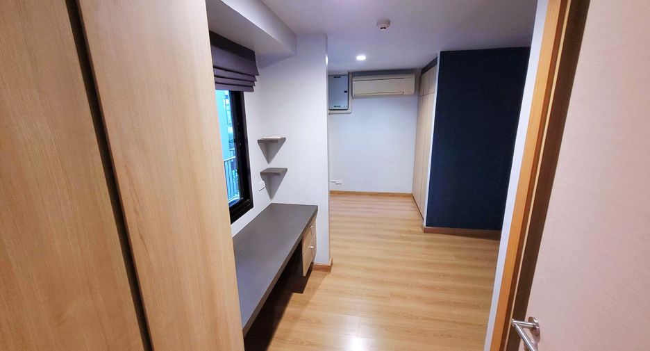 Condo en alquiler de 3 habitaciones en Pathum Wan, Bangkok