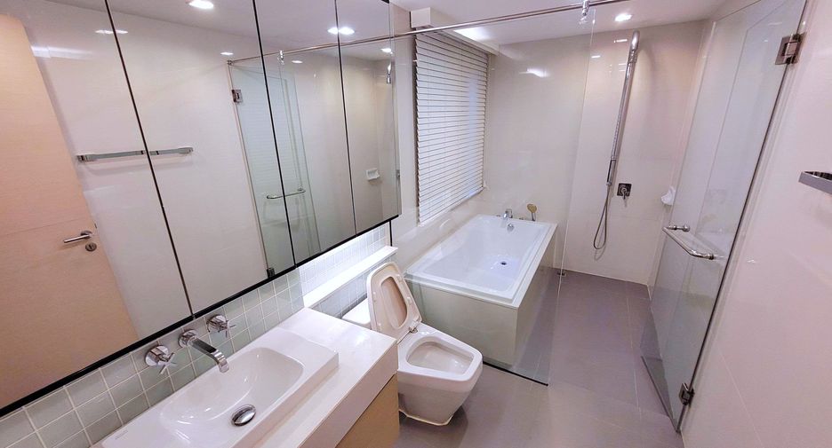 Condo en alquiler de 3 habitaciones en Pathum Wan, Bangkok