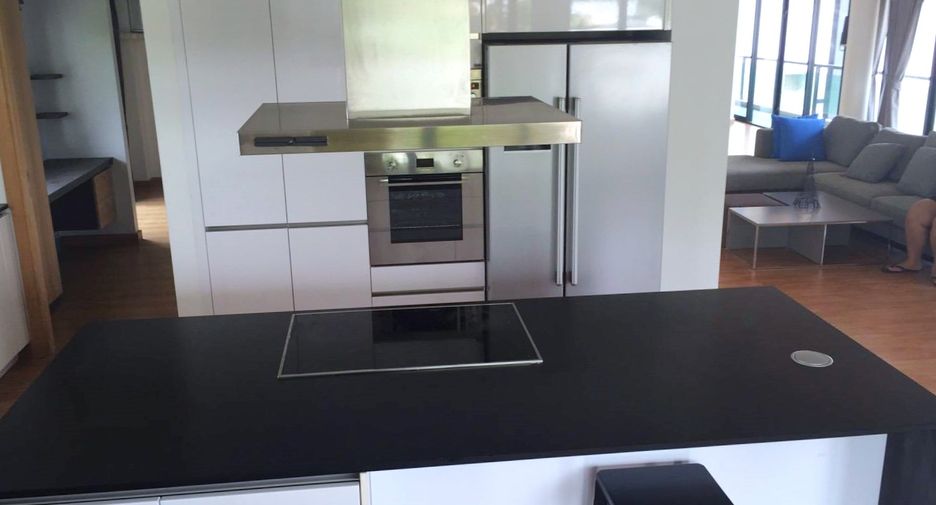 Condo en alquiler de 3 habitaciones en Pathum Wan, Bangkok