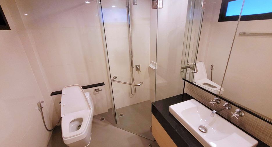 Condo en alquiler de 3 habitaciones en Pathum Wan, Bangkok