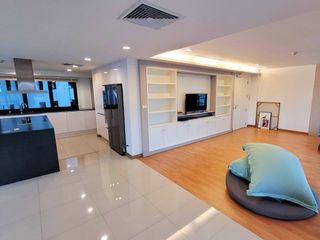 Wohnung zur Miete mit 3 Zimmer in Pathum Wan, Bangkok