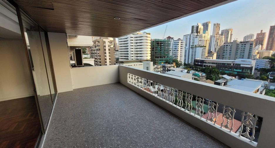 For rent 3 ベッドルーム condo in Khlong Toei, Bangkok