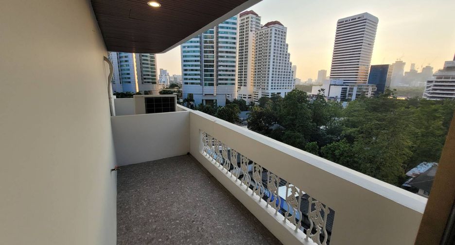 For rent 3 ベッドルーム condo in Khlong Toei, Bangkok
