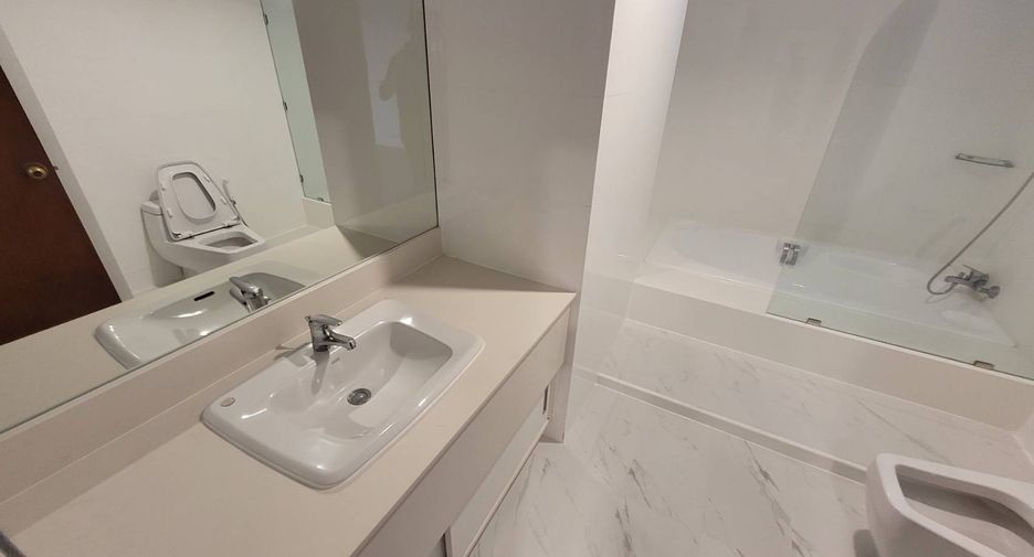 For rent 3 ベッドルーム condo in Khlong Toei, Bangkok