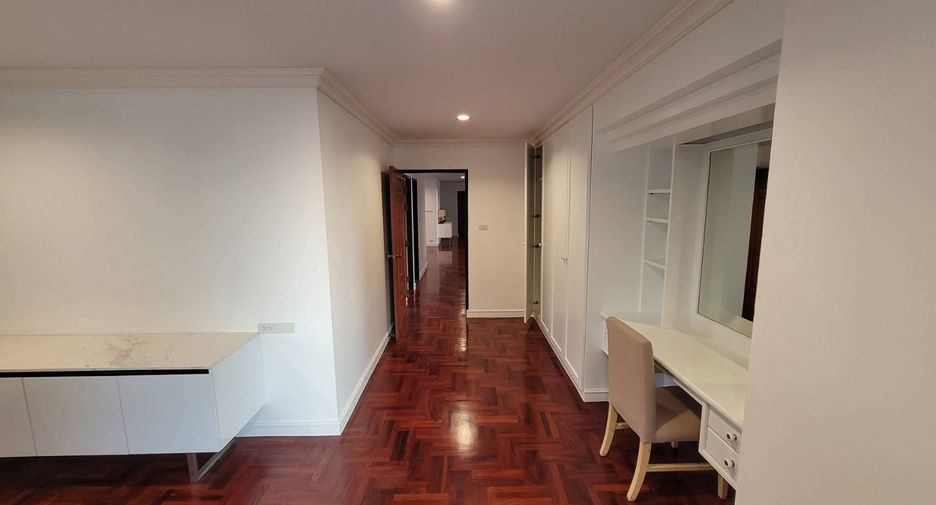 For rent 3 ベッドルーム condo in Khlong Toei, Bangkok