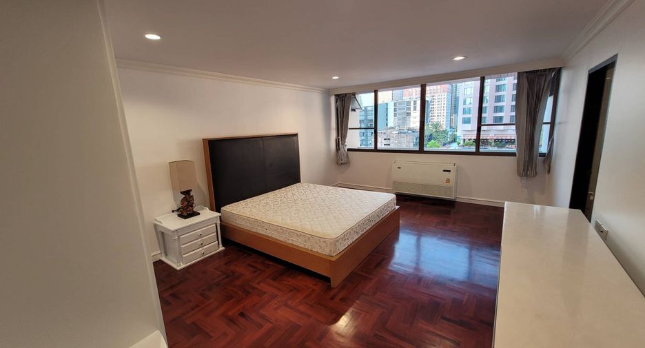 For rent 3 ベッドルーム condo in Khlong Toei, Bangkok