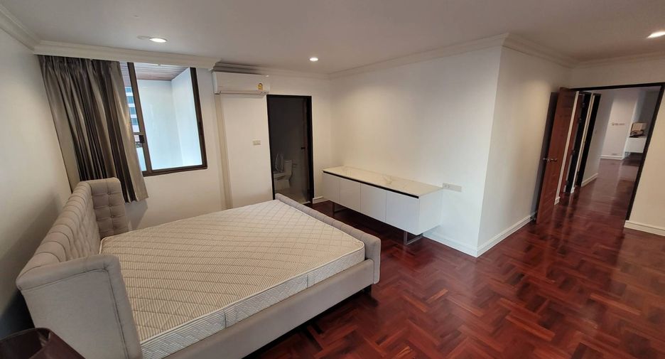 For rent 3 ベッドルーム condo in Khlong Toei, Bangkok