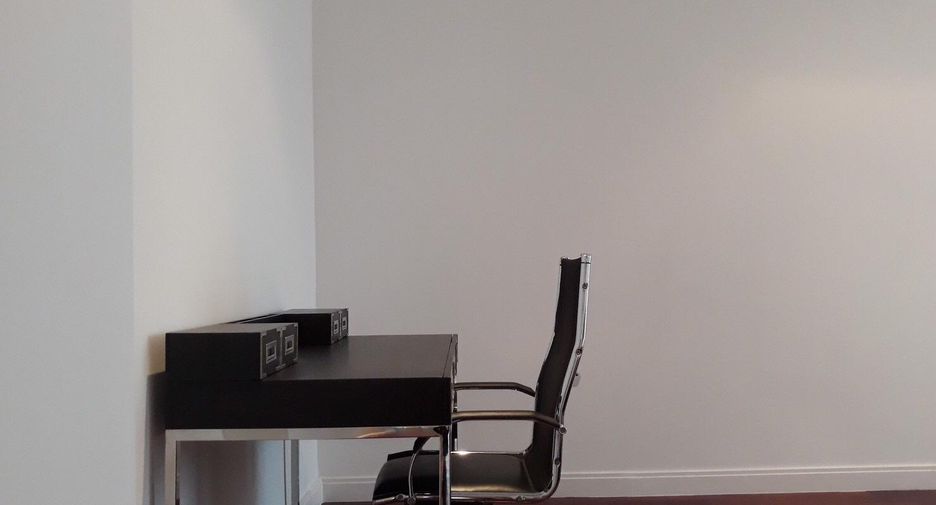 For rent and for sale 2 bedrooms condo in Pathum Wan, Bangkok