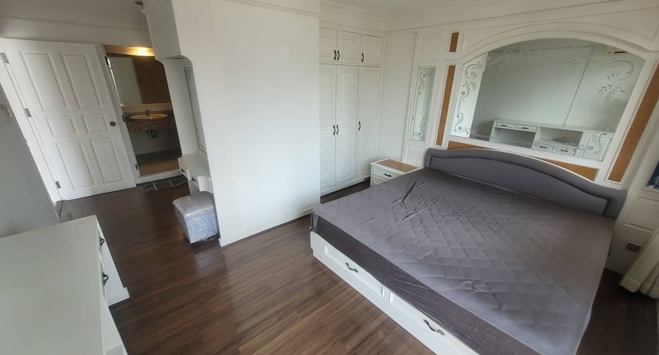 For rent and for sale 4 bedrooms condo in Khlong Toei, Bangkok