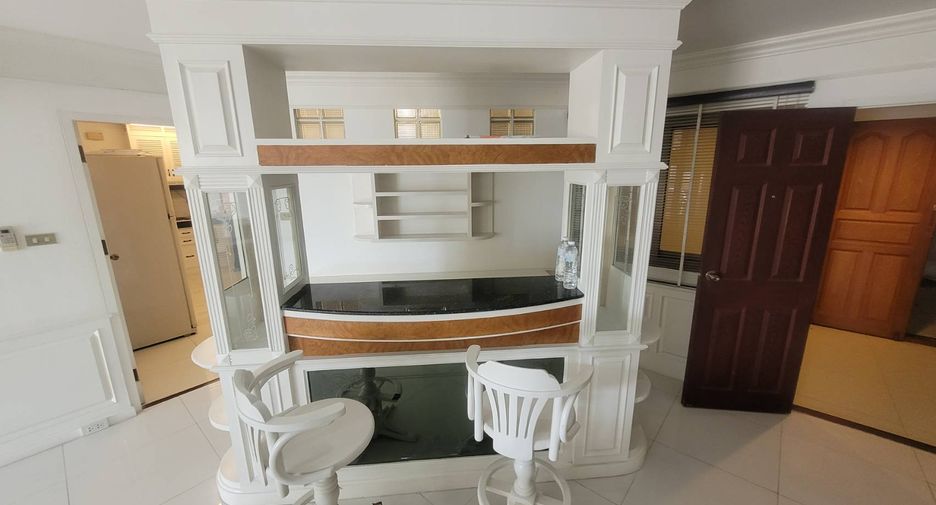 For rent and for sale 4 bedrooms condo in Khlong Toei, Bangkok
