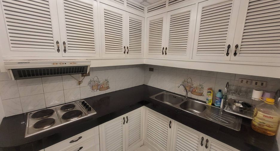 For rent and for sale 4 bedrooms condo in Khlong Toei, Bangkok