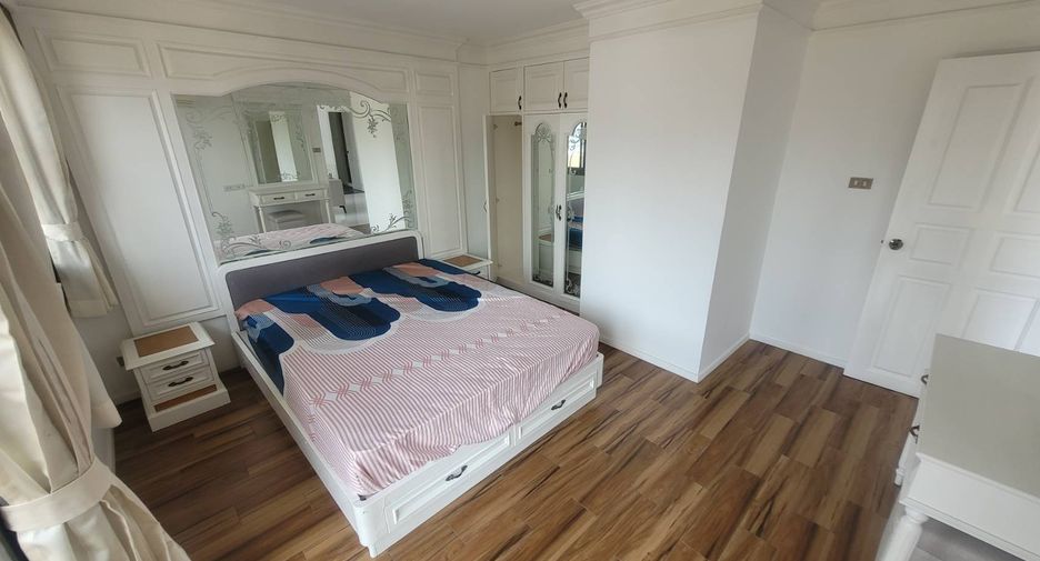 For rent and for sale 4 bedrooms condo in Khlong Toei, Bangkok