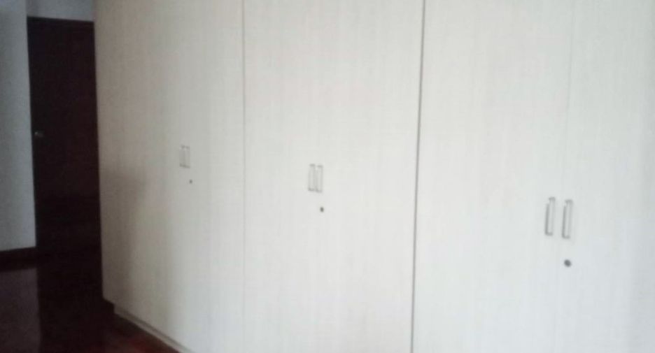 Condo en alquiler de 3 habitaciones en Watthana, Bangkok