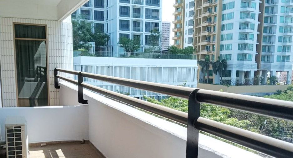 Condo en alquiler de 3 habitaciones en Watthana, Bangkok