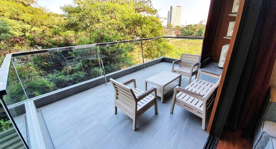 À louer 3 chambres condo à Khlong Toei, Bangkok