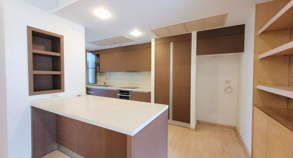 For rent 3 ベッドルーム condo in Khlong Toei, Bangkok