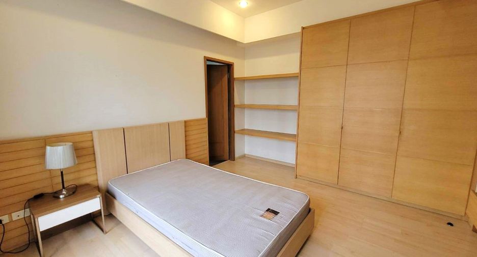 For rent 3 ベッドルーム condo in Khlong Toei, Bangkok