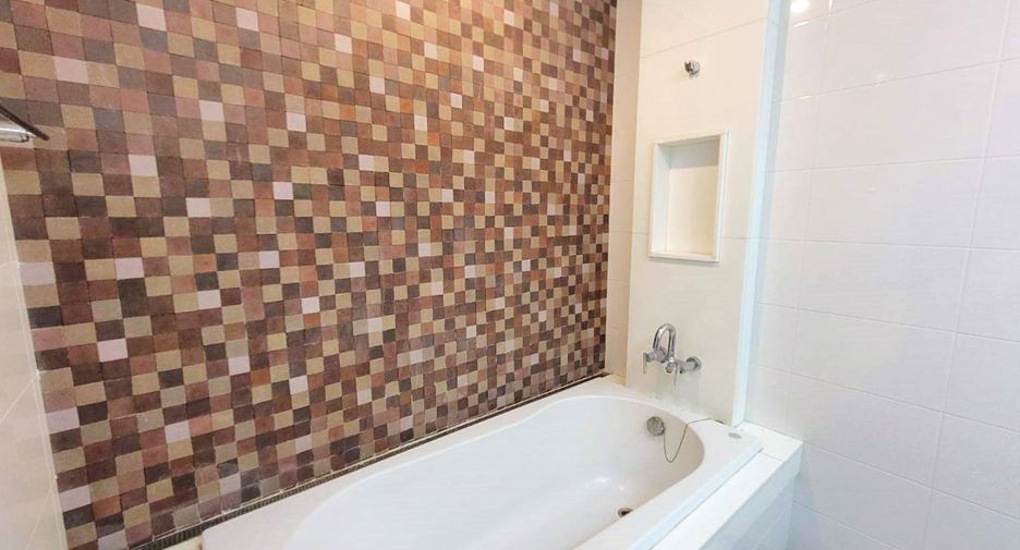 For rent 3 ベッドルーム condo in Khlong Toei, Bangkok