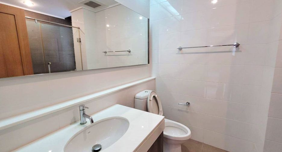 For rent 3 ベッドルーム condo in Khlong Toei, Bangkok