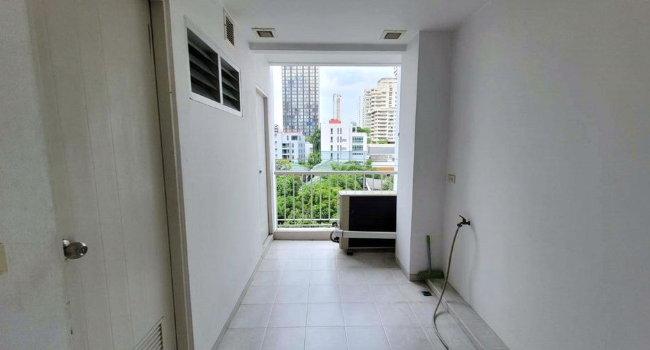 For rent 3 ベッドルーム condo in Khlong Toei, Bangkok