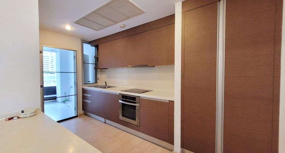 For rent 3 ベッドルーム condo in Khlong Toei, Bangkok