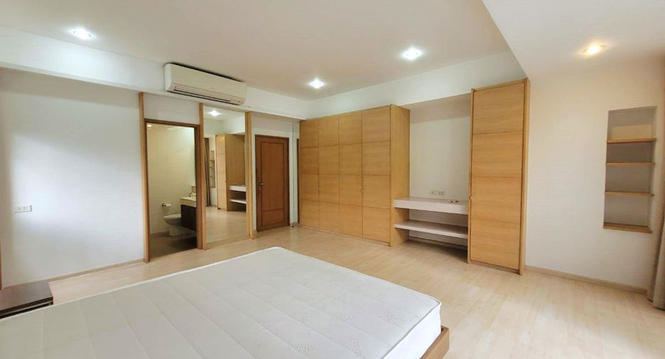 For rent 3 ベッドルーム condo in Khlong Toei, Bangkok