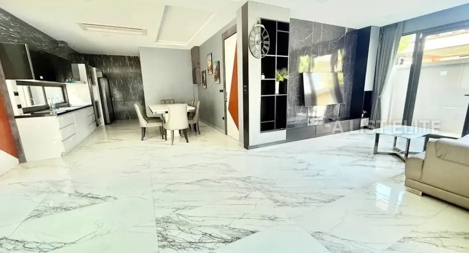 出租 4 卧室 独立屋 在 Bang Lamung, Chon Buri