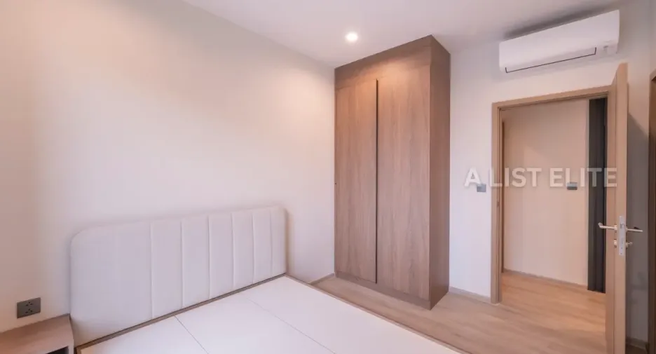 For sale 2 bedrooms condo in Huai Khwang, Bangkok